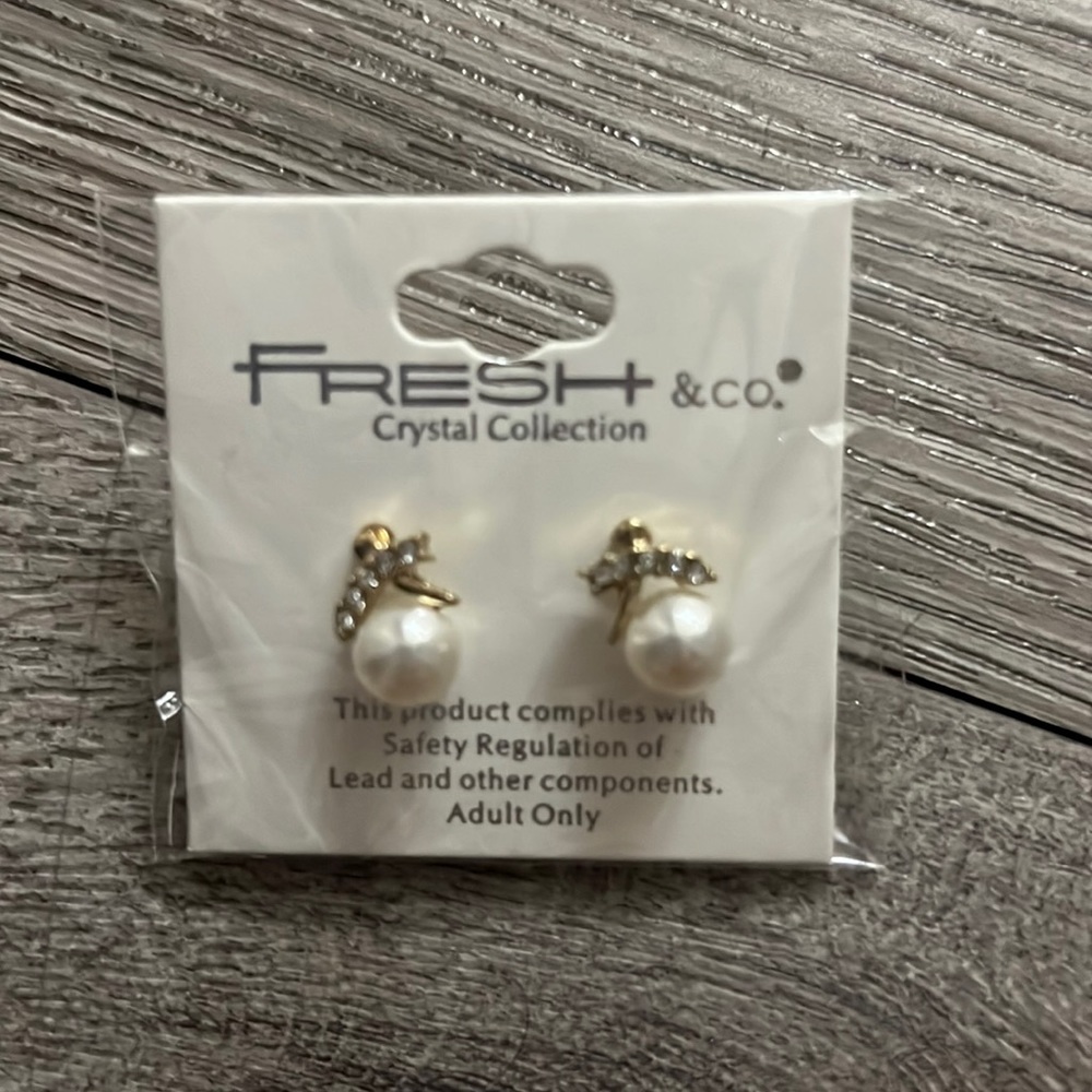Pearl earrings